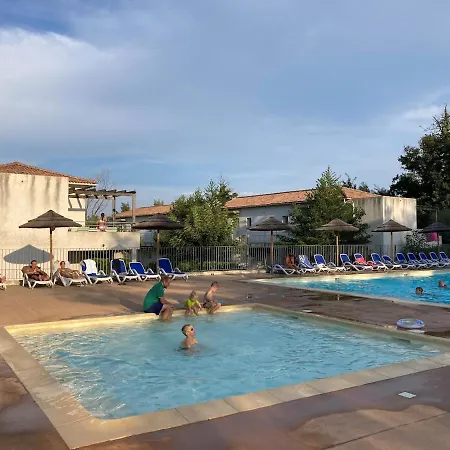 Apartment Avec Terrasse Et Acces Direct Et Piscine Santa-Lucia-di-Moriani