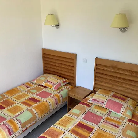 Avec Terrasse Et Acces Direct Et Piscine